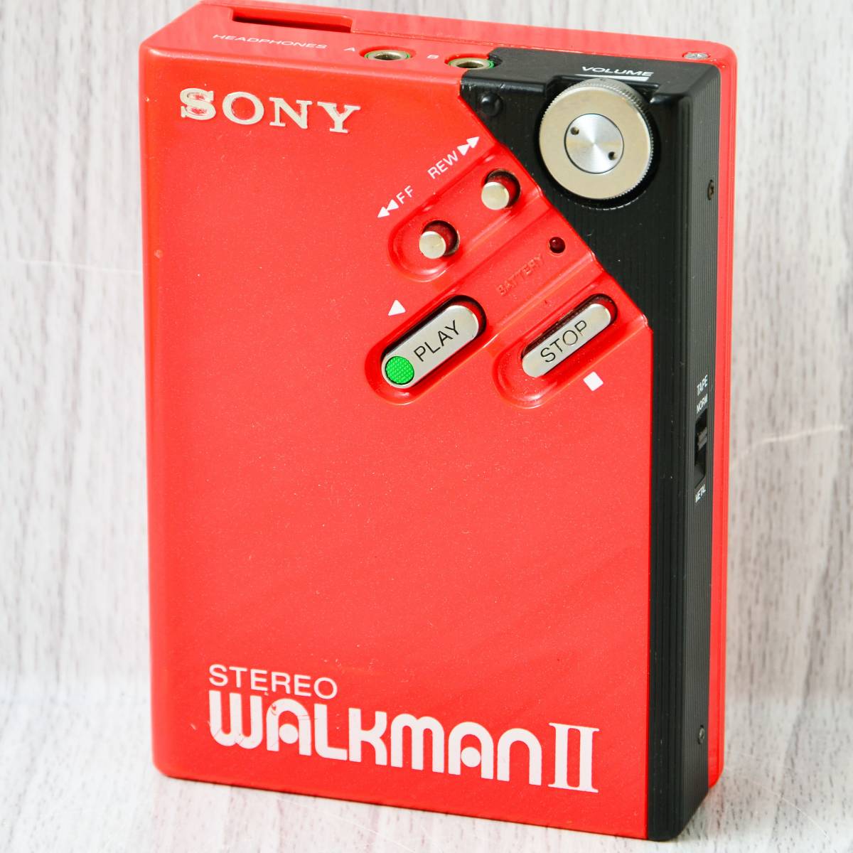SONY WALKMAN WM-2 カセットウォークマン レッド ケース付 整備 SONY WALKMAN WM-2 カセットウォークマン レッド ケース付 整備