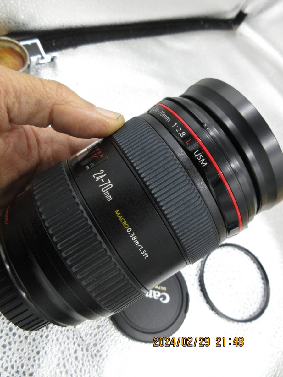 極美品　完動　Canon EF 24-70mm f2.8L USM_画像4