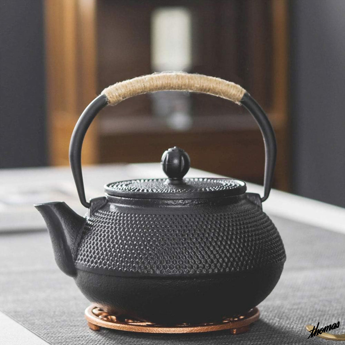 ◆ Рекомендуется в качестве стильного подарка ◆ Железный чайник 600 мл газа Ih Совместимый с внутренним чайником на гриле.