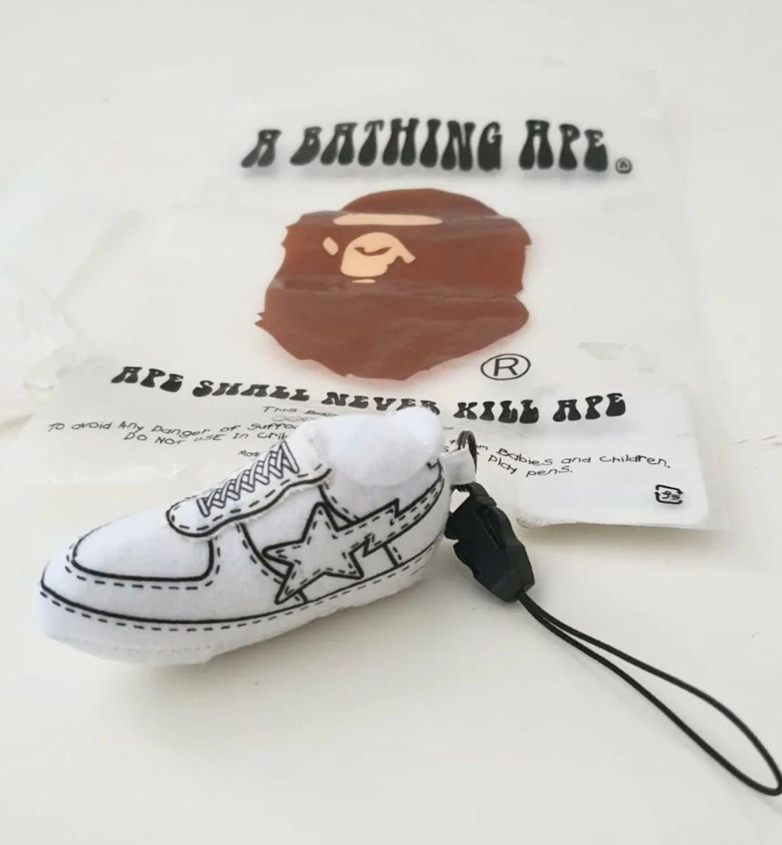 【美品】A BATHING APE チェックパーカー Sサイズ + キーチェーン 【美品】A BATHING APE チェックパーカー Sサイズ + キーチェーン