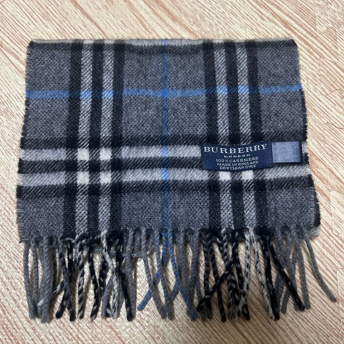 バーバリー ロンドン カシミア100% マフラー グレー ノバ バーバリー ロンドン カシミア100% マフラー グレー ノバ