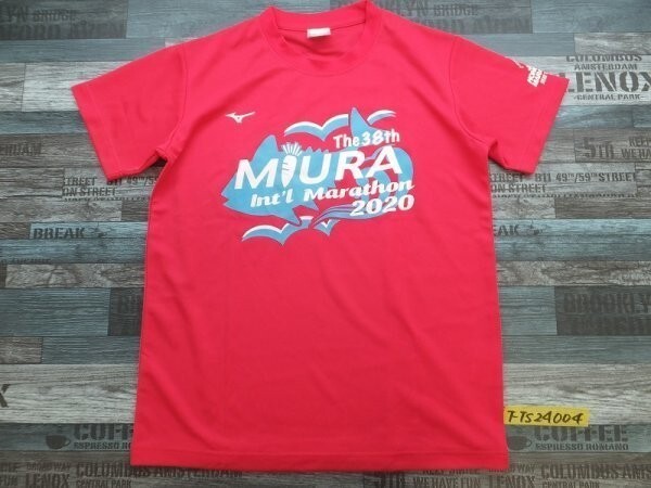 美品！三浦国際市民マラソン 2020 メンズ レディース ポリエステル MIZUNO 半袖Tシャツ M マゼンタ_画像1