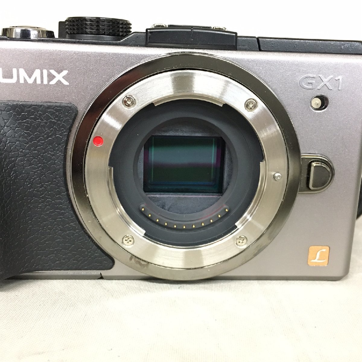 【中古品B】Panasonic(パナソニック) ミラーレスデジタル一眼カメラ（ボディのみ）DMC-GX1 ストラップ付 (管理番号：063109）_画像4