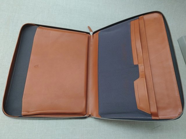 【中古品B】bellroy PC/タブレットケース Tech Folio レザー キャラメル (管理番号：049104)_画像4