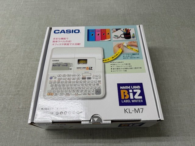 【新品】CASIOカシオ KL-M7 ラベルライター KL-M7 ネームランドBiz 対応テープ幅 3.5 6 9 12 18 24mm（管理番号：049110）