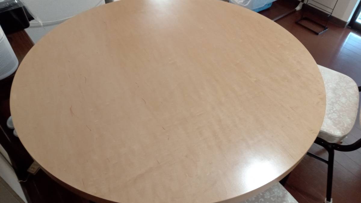 明るい丸テーブル〜分厚い天板で丈夫!_椅子は対象外です。