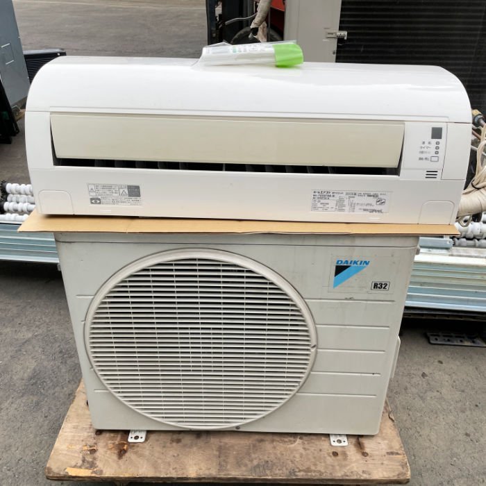 6800円 【引取限定】壁掛け エアコン8畳程度 R25SES F25STES-W 6800円 【引取限定】壁掛け エアコン8畳程度 R25SES F25STES-W