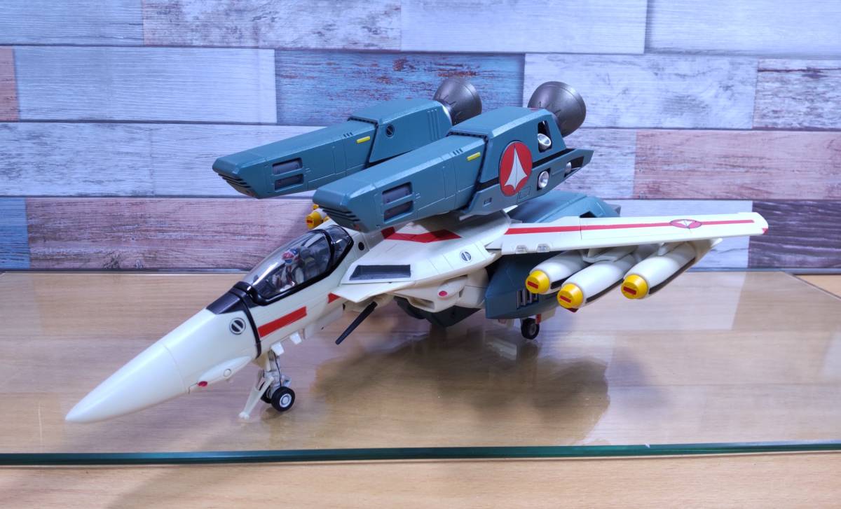 やまと 1／48 VF-1J 一条輝機 スーパーパーツDXセット－ 変形ＯＫ！ポーズ保持力やや弱し・念のためジャンク・超時空要塞マクロス_画像4