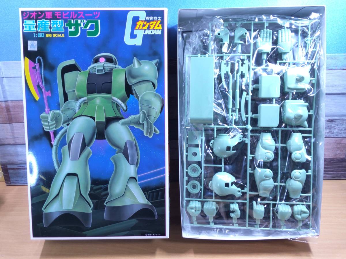 未使用美品】旧キット 1/60 ガンダム・シャア専用ザク・量産型 未使用美品】旧キット 1/60 ガンダム・シャア専用ザク・量産型