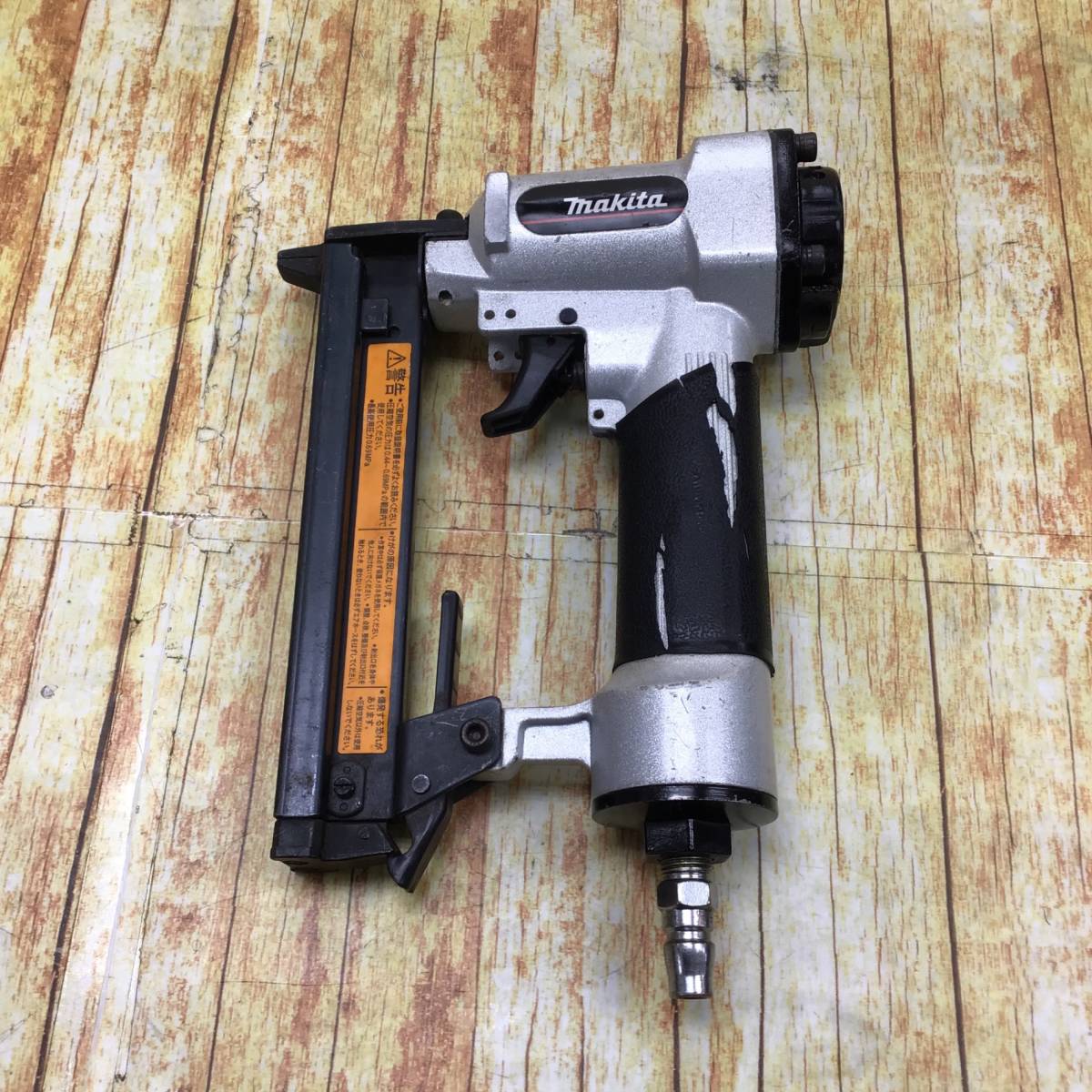 【中古品】マキタ エアタッカー AT425BZ