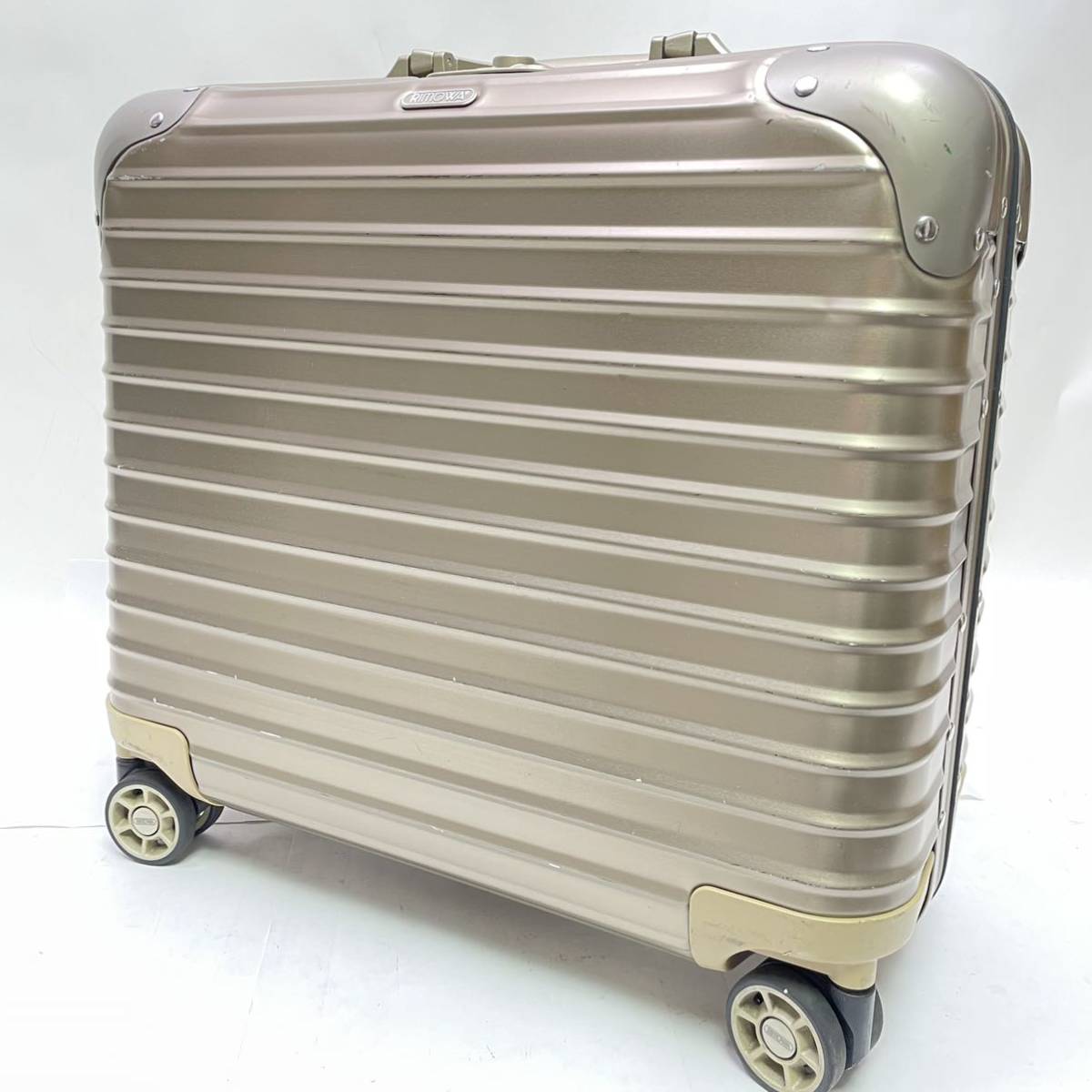 激安先着 美品 RIMOWA リモワ チタニウム スーツケース ビジネス