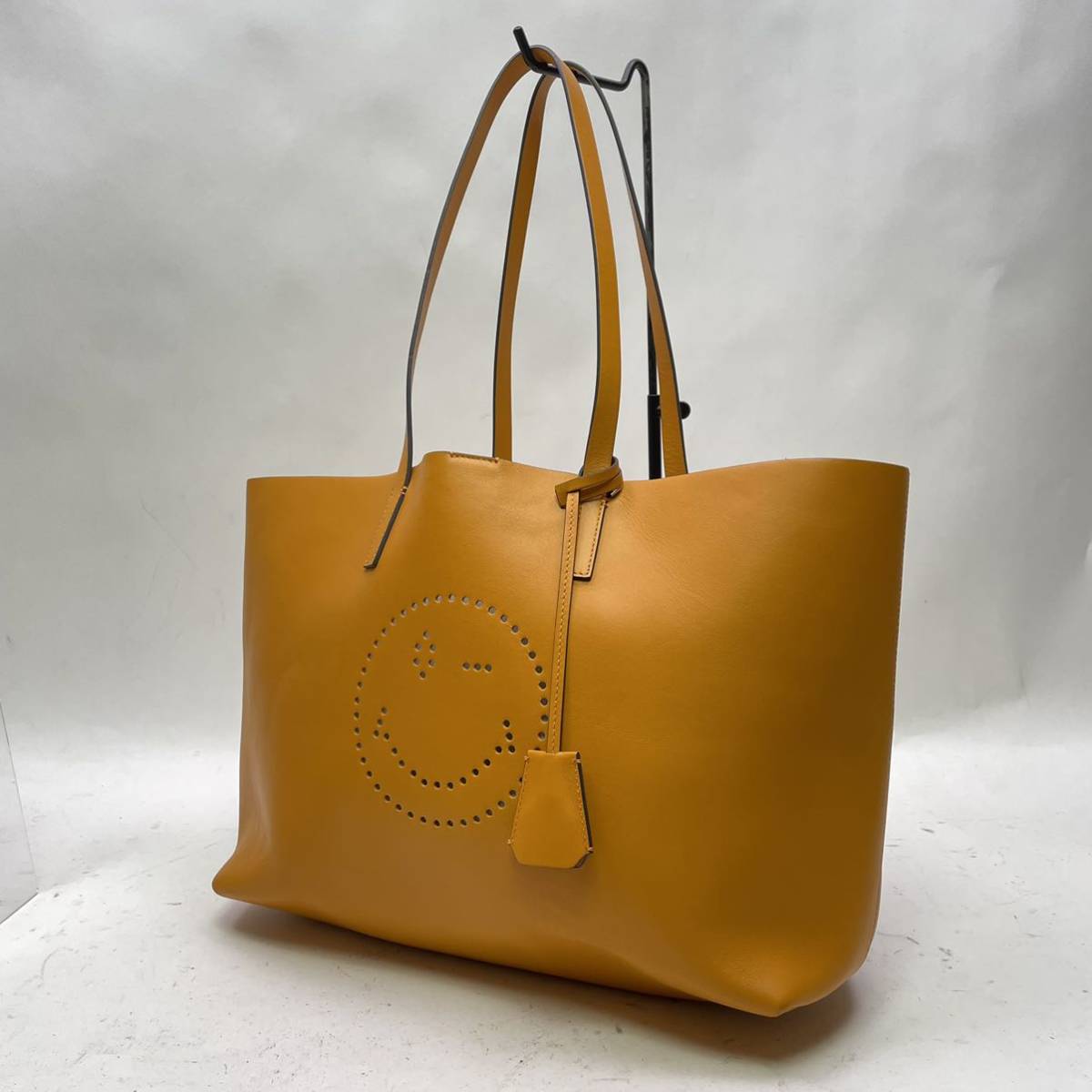 ANYA HINDMARCHaniya* is India March Smile tote bag leather 