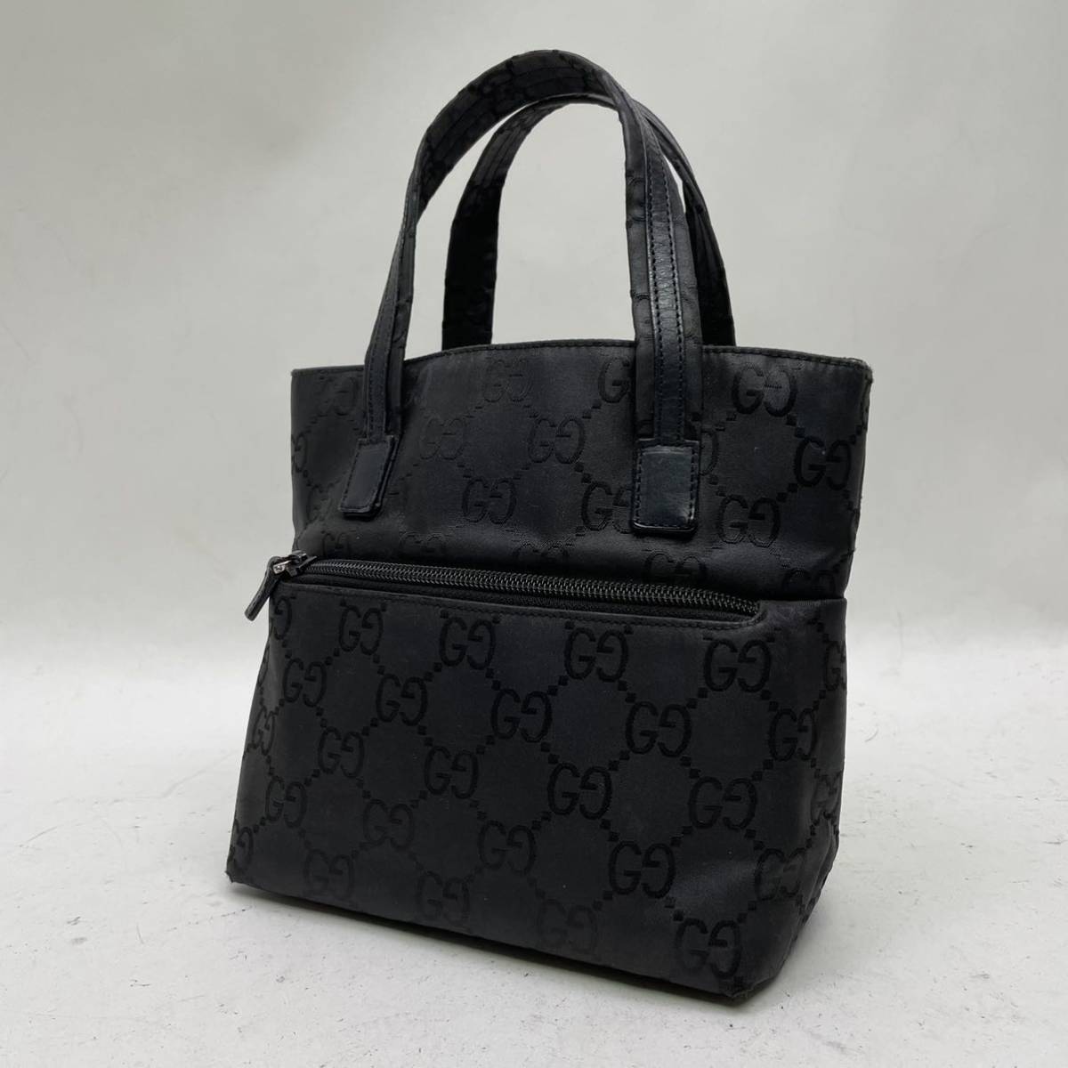 超美品GUCCI グッチ 002・8079 212937 ハンドバッグ B26-13 GG柄 ブラック_画像1