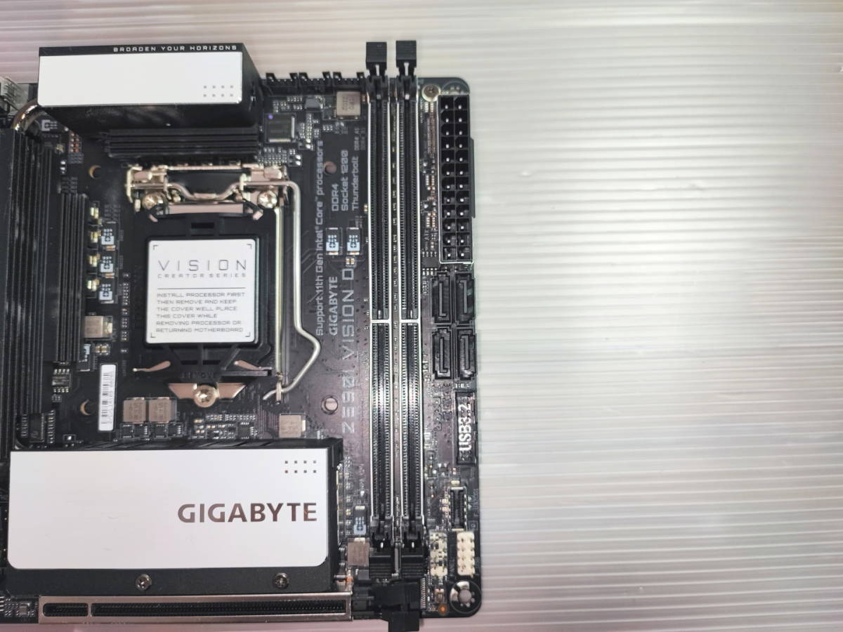 GIGABYTE Z590I VISION D Mini-ITX マザーボード LGA1200_画像6