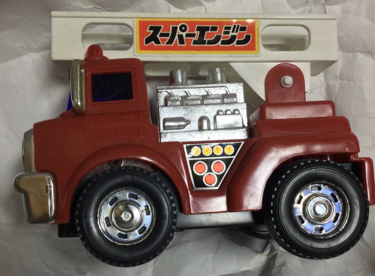 当時物　昭和レトロ　ビンテージ　香港製　AICO フリクション　消防車　未使用　オールド おもちゃ　玩具　スーパー消防車　はしご車_画像6