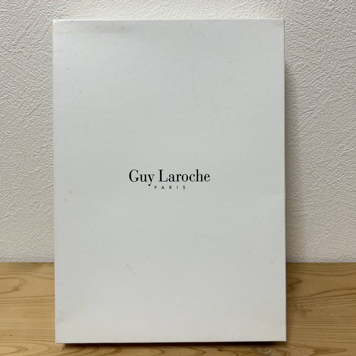 ◇Guy Laroche ギ・ラロッシュ バッグ＋ポーチセット ゴールド色 342-3001 B ※ハンカチ無し 未使用 フォーマル 上品なデザイン パーティー_画像2