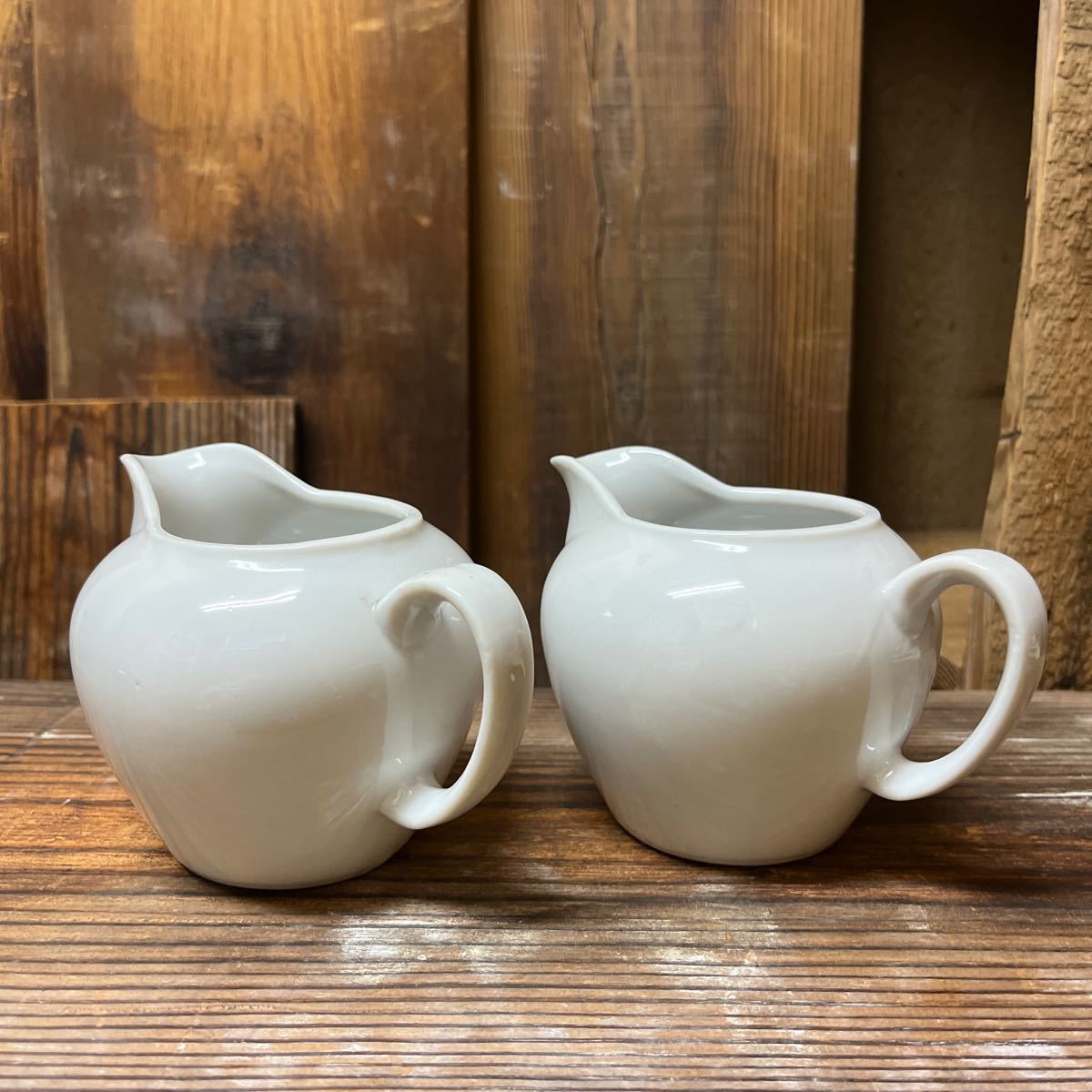 2個セット ミルクポット フラワーベース 花瓶 レトロ ホワイト アンティーク クリーマー ミルクピッチャー シンプル 白磁 喫茶 陶器 花屋の画像4