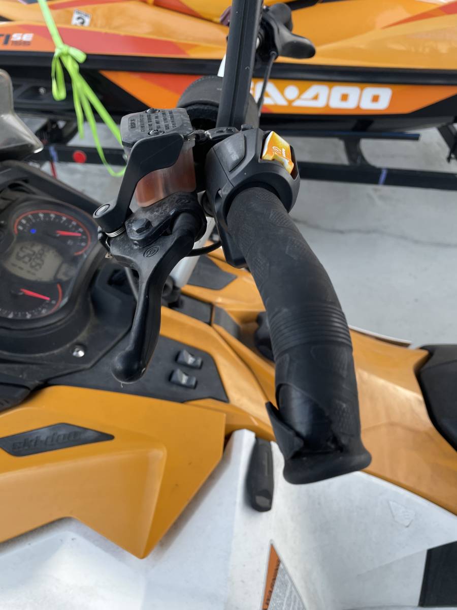  пробег небольшой /2017 модель ski-doo SUMMIT X T-3 пробег 844 kilo cell задний есть / Gunma 