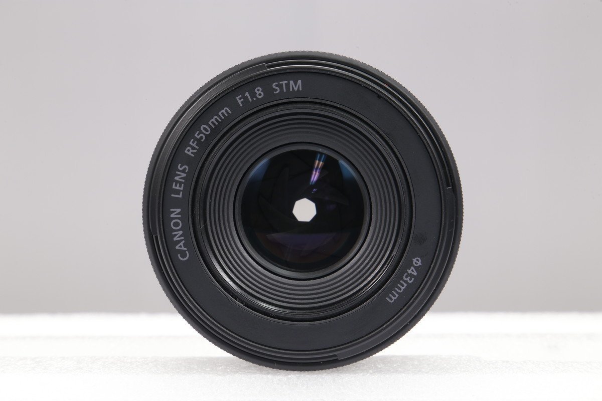 【 新品同様 | 動作保証 】 Canon RF50mm F1.8 STM 【 純正レンズフード・レンズプロテクター 追加付属 】_画像7