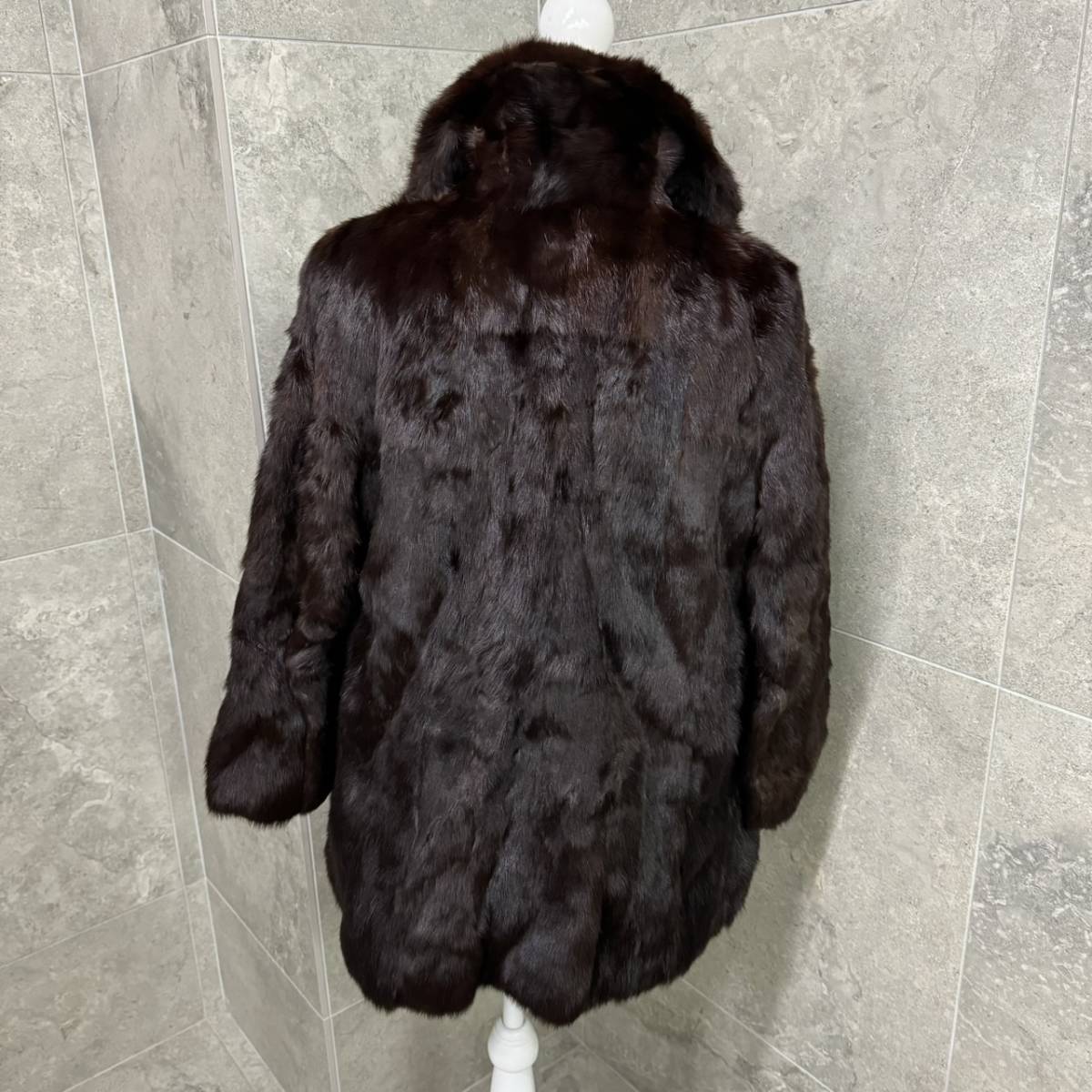 B288172(023)-149/NJ0　毛皮コート　Deluxe Fur　by Onward　ファーコート　赤茶　ブラウン系_画像4
