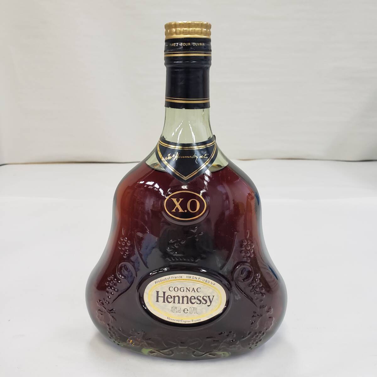 E15250(033)-628/OT20000　酒　Hennessy XO　ヘネシー　COGNAC　コニャック　グリーンボトル　ゴールドキャップ　40％　700ml　箱付き_画像2