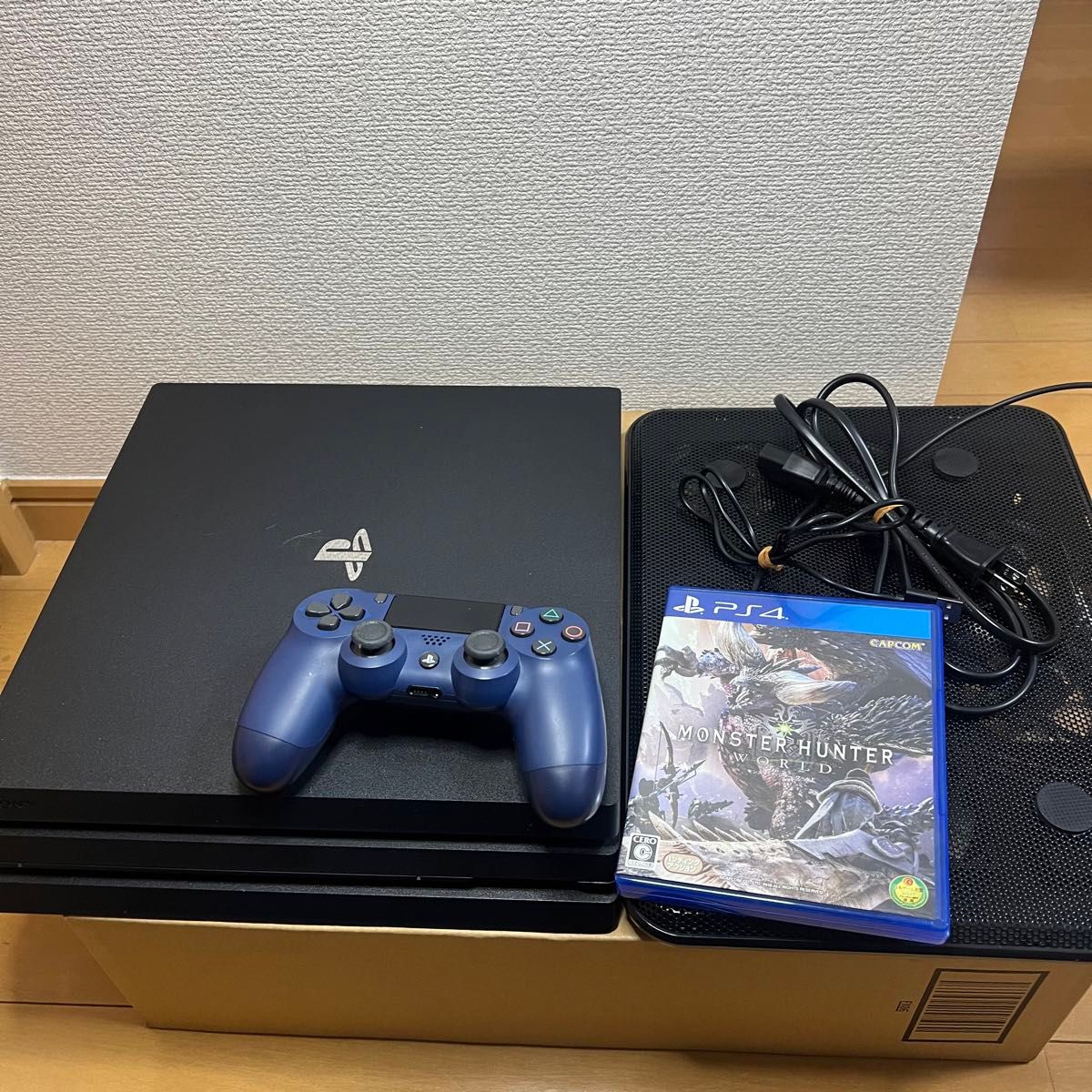 PS4 Pro CUH-7100B 1TB ジェットブラック MHWとオマケ付き SONY