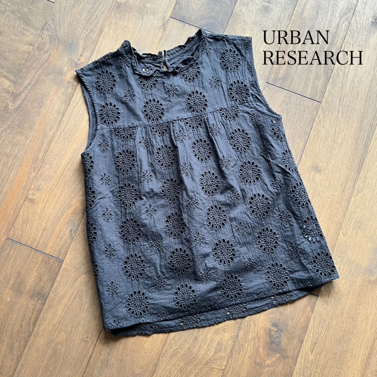 URBAN RESEARCH アーバンリサーチ　ノースリーブ　ブラウス　刺繍