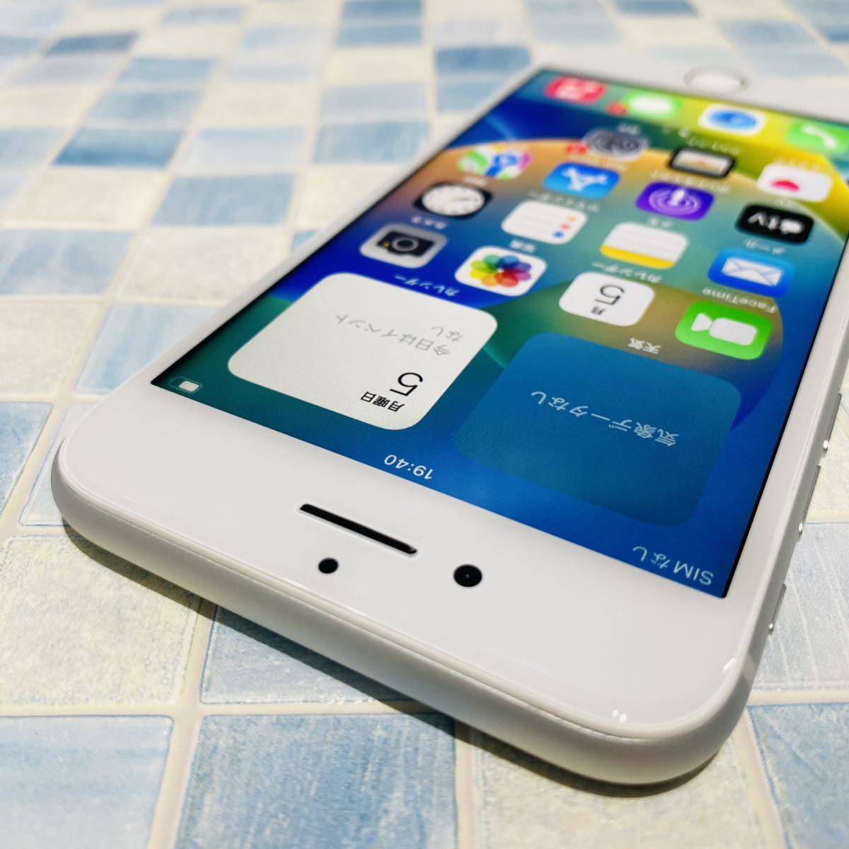 美品 SIMフリー iPhone8 128GB 148 シルバー 新品電池|Yahoo 美品 SIMフリー iPhone8 128GB 148 シルバー 新品電池|Yahoo