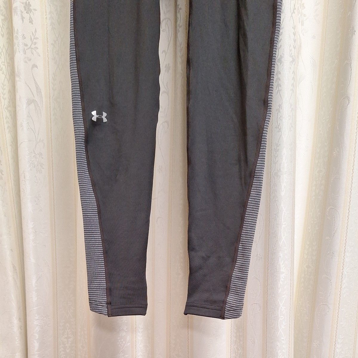 アンダーアーマー UNDER ARMOUR コンプレッションミドルタイツ/スパッツ　MD　グレーゴールドギア　レディース用