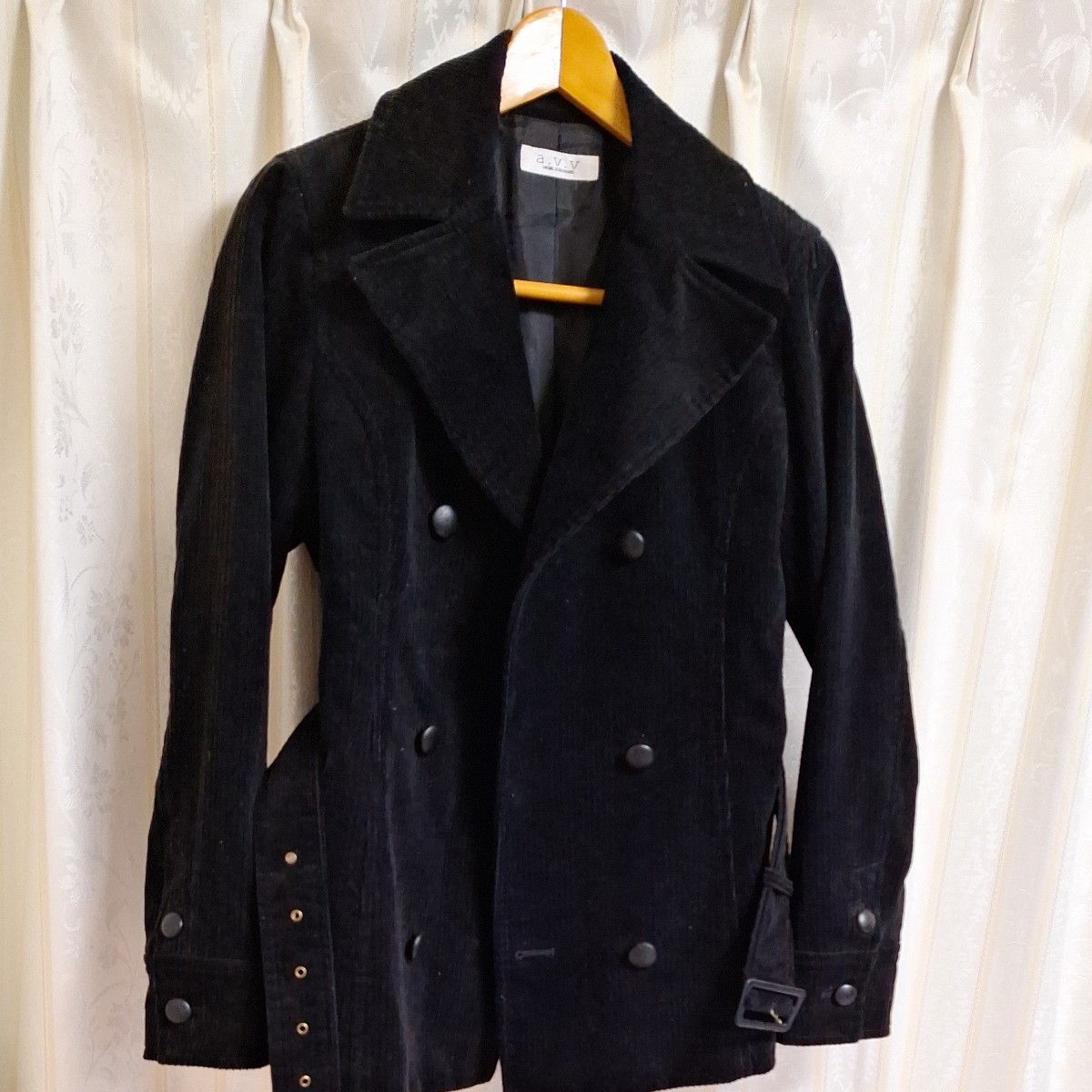 ミッシェルクランa.v.v　黒　ベルト付きでかっこいい形のコーデュロイジャケットPコート　中古です