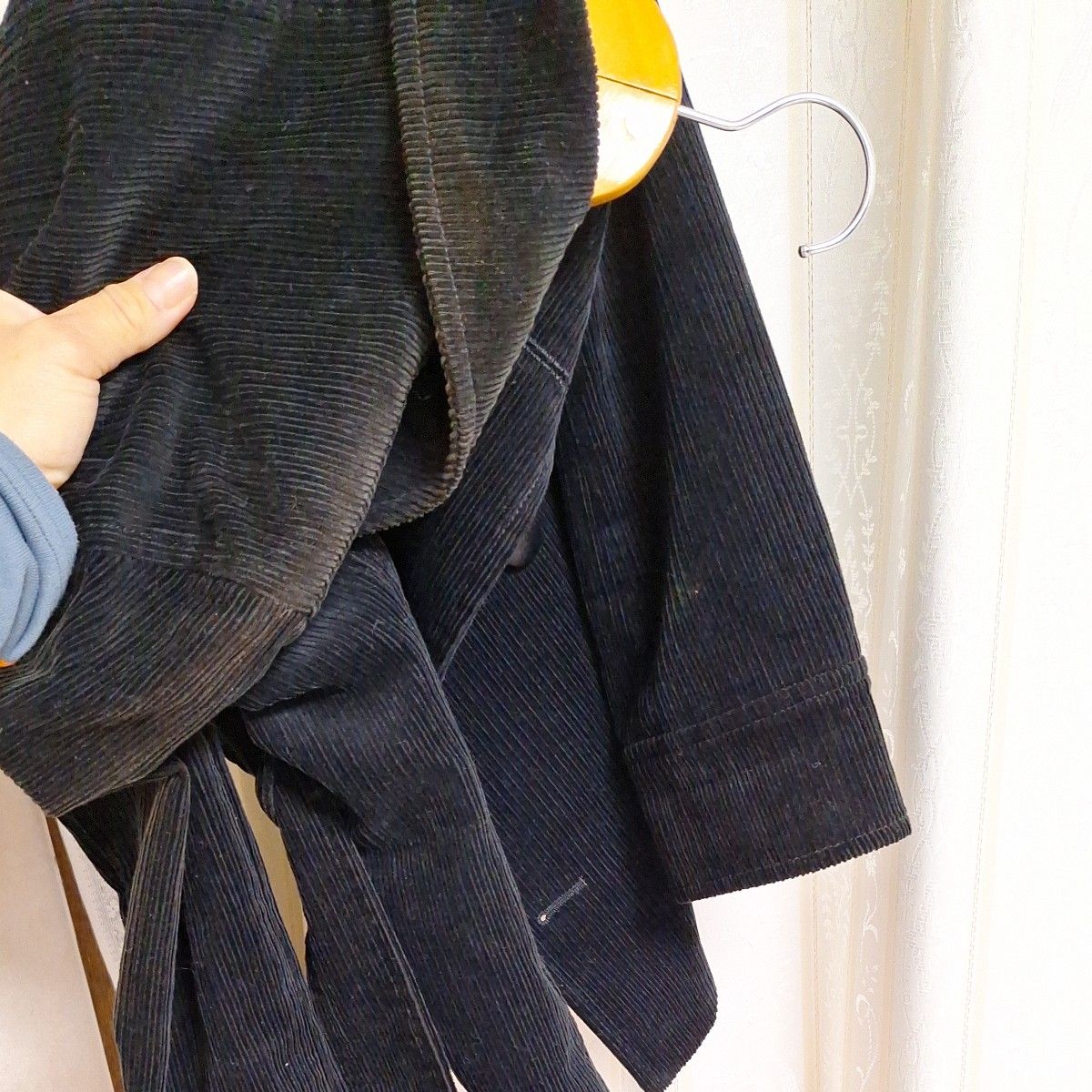 ミッシェルクランa.v.v　黒　ベルト付きでかっこいい形のコーデュロイジャケットPコート　中古です