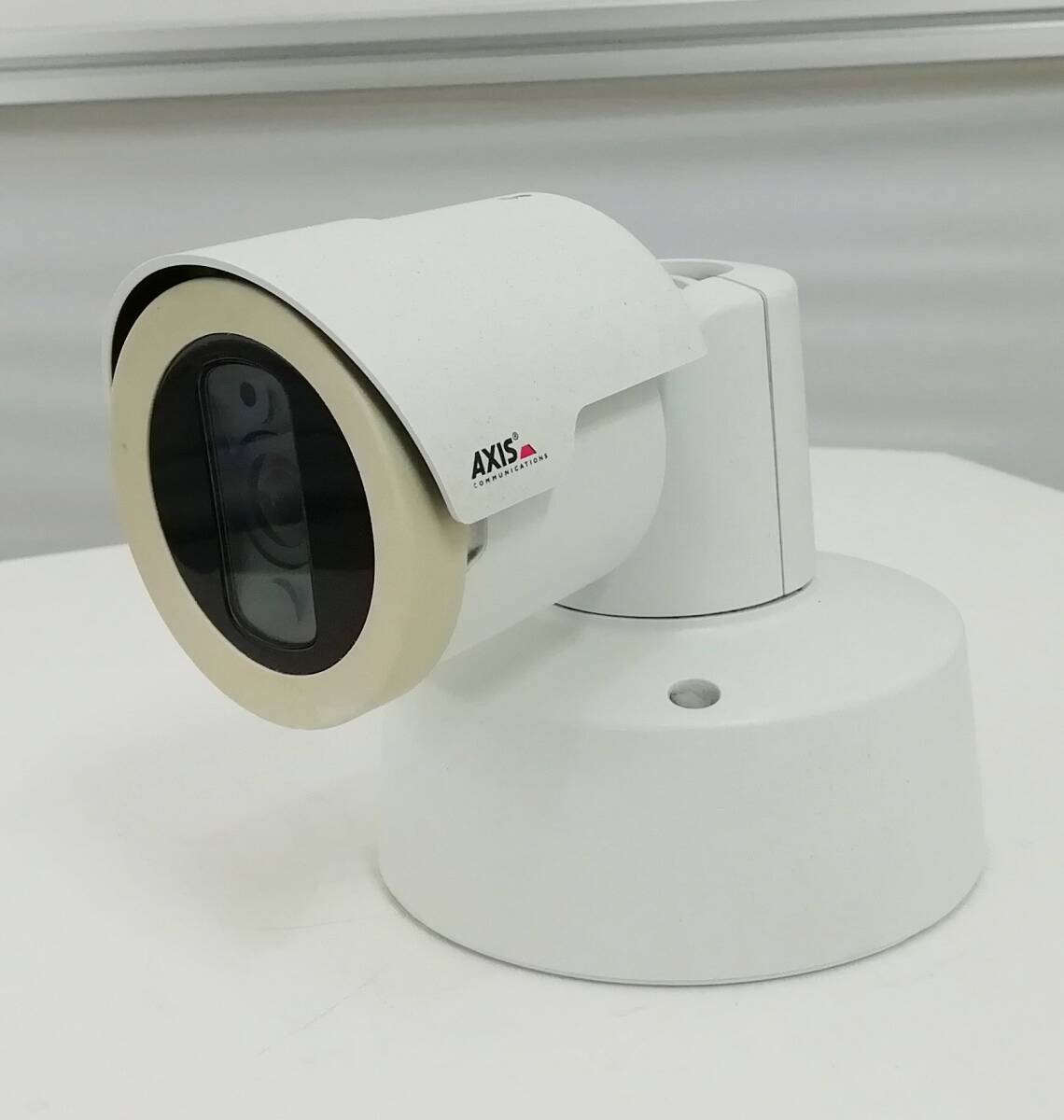 ■AXIS/アクシス ネットワーク カメラ M2025-LE PoE給電 屋外対応 カメラ 底台座付き 簡易動作確認済み 即納 一週間返品保証【H24021403】の画像2