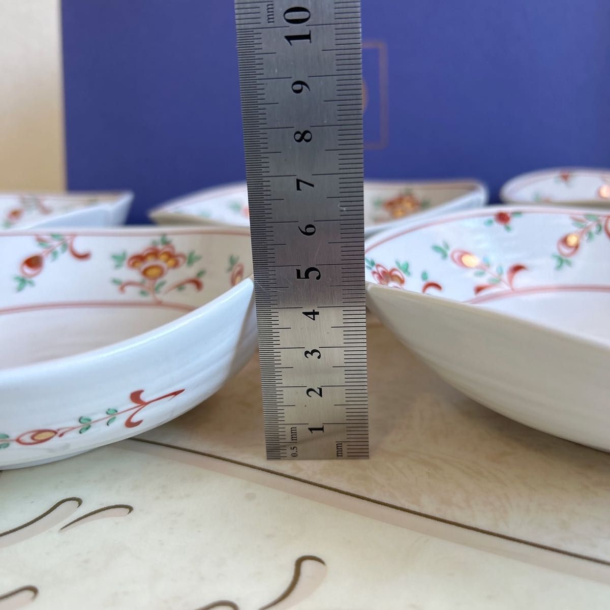 たち吉 赤絵花文 中鉢揃 5枚セット 変形皿 中皿 金彩 和食器 たち吉 赤絵花文 中鉢揃 5枚セット 変形皿 中皿 金彩 和食器
