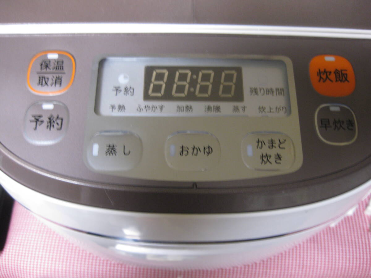 美品！ 高級土鍋加工炊飯器 マイコン炊飯ジャー 6合 BT-SH1410-3 大栄トレーディング（株）_画像3