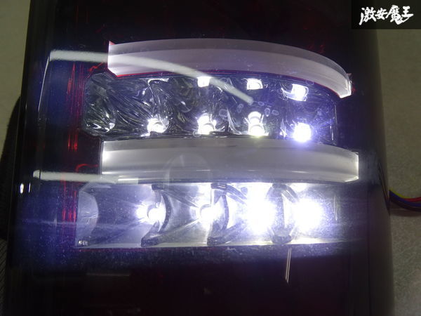 社外 200系 ハイエース フル LED テールライト テールランプ スモーク レンズ 左右セット 割れ無し バックランプ点灯不良 訳有品 棚34-2_画像8