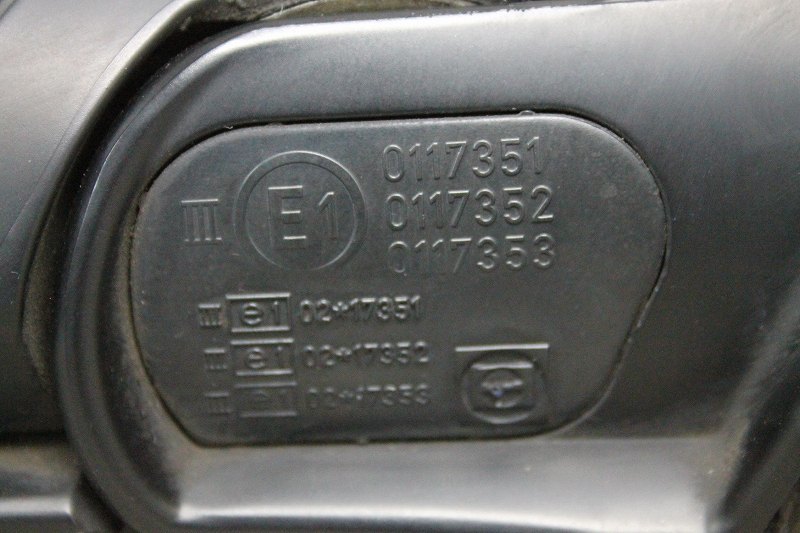 BMW 3シリーズ 320i セダン 右ハンドル 後期(E46 AV22) 純正 破損無 取付OK 動作保証 右 ドアミラー 電格 シルバー 銀 p043616_画像6