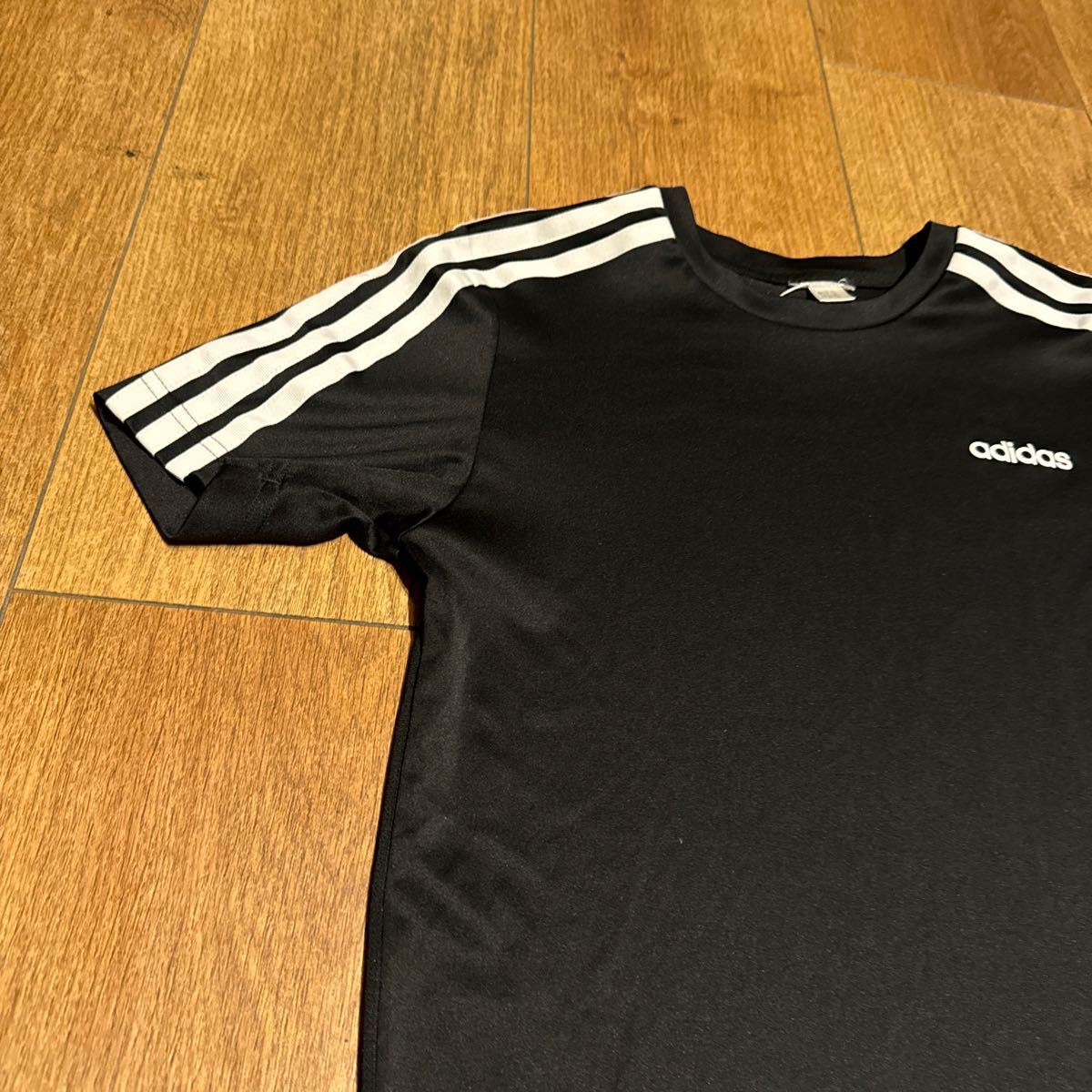 adidas スポーツ　半袖Tシャツ_画像2