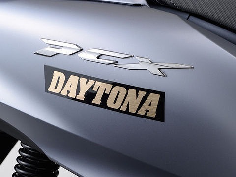 デイトナ 21273 DAYTONA ステッカー 黒/金(文字) 150mm×30mm 角ステッカー ロゴ シールの画像2