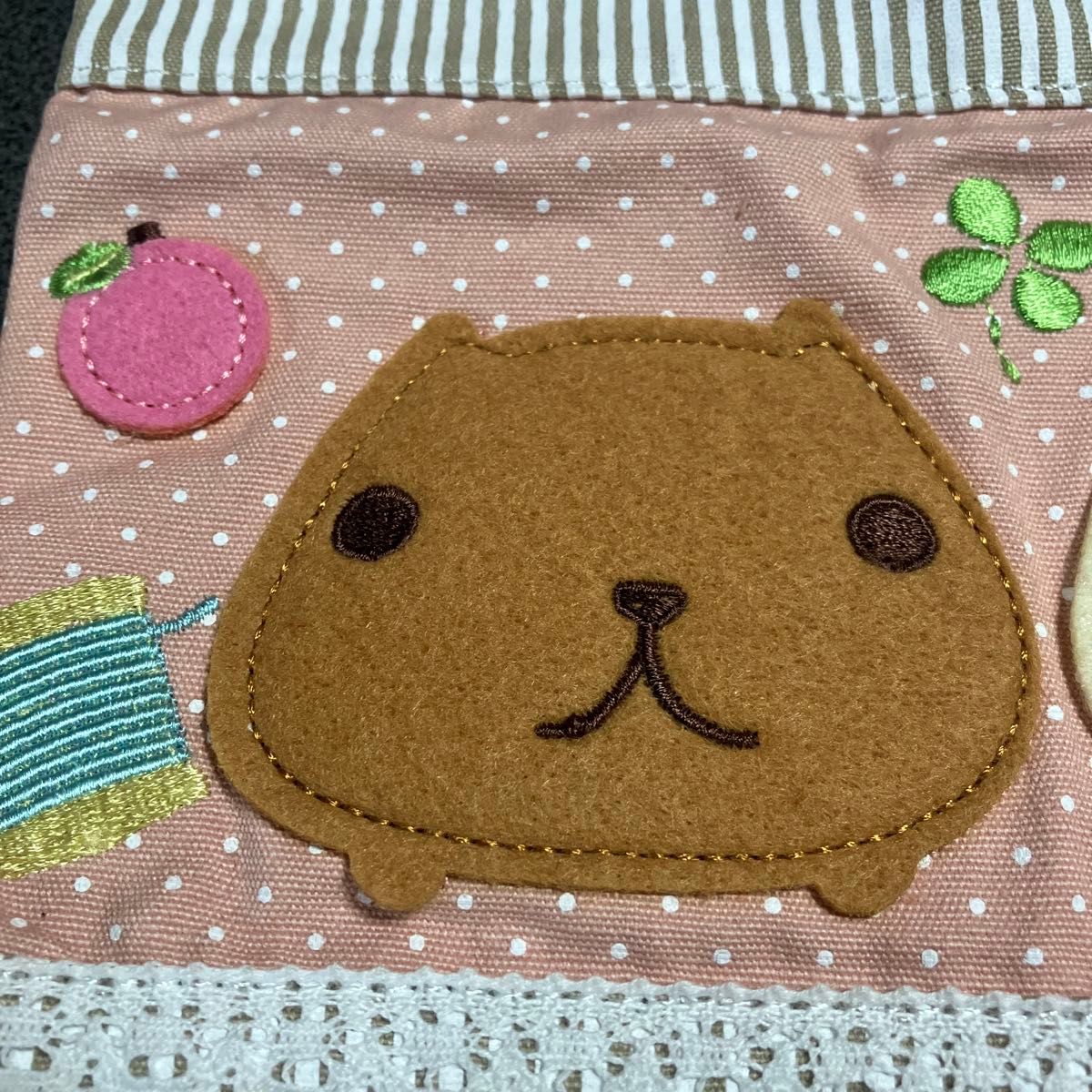 カピバラさん　刺繍巾着