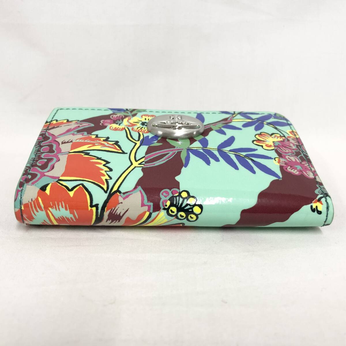 ○★訳有り 新品未使用　Vivienne Westwood (ヴィヴィアンウエストウッド)　TIGER FLOWER　小銭入付キーケース　グリーン★○