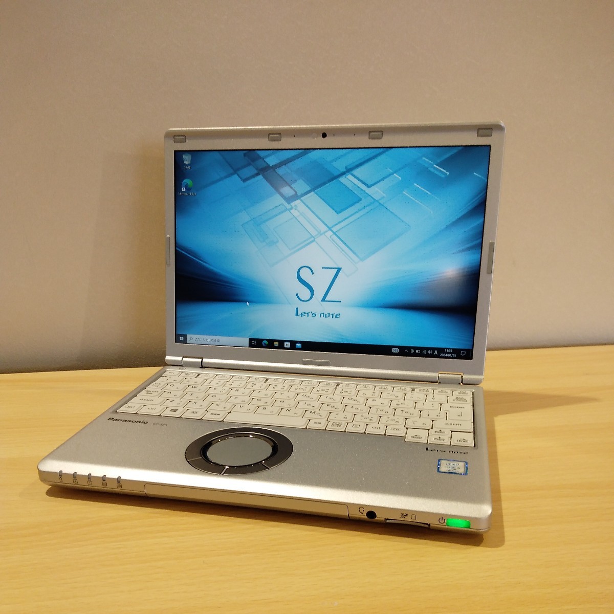 送料無料 使用時間少 すぐ使える Panasonic Let's note SZ6 / i5-7300U 2.6GHz /メモリ 4GB / SSD 256GB / Win10 Pro 64bit【S0080】