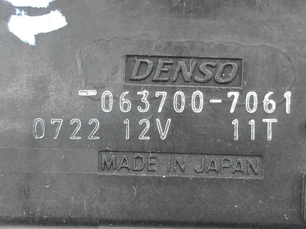 _b166193 トヨタ アルテッツァ RS200 SXE10 エアコンサーボ モーター (1) 063700-7061 GXE10 JCE10 ジータ クラウン JZS171 マークⅡ GX110_画像3