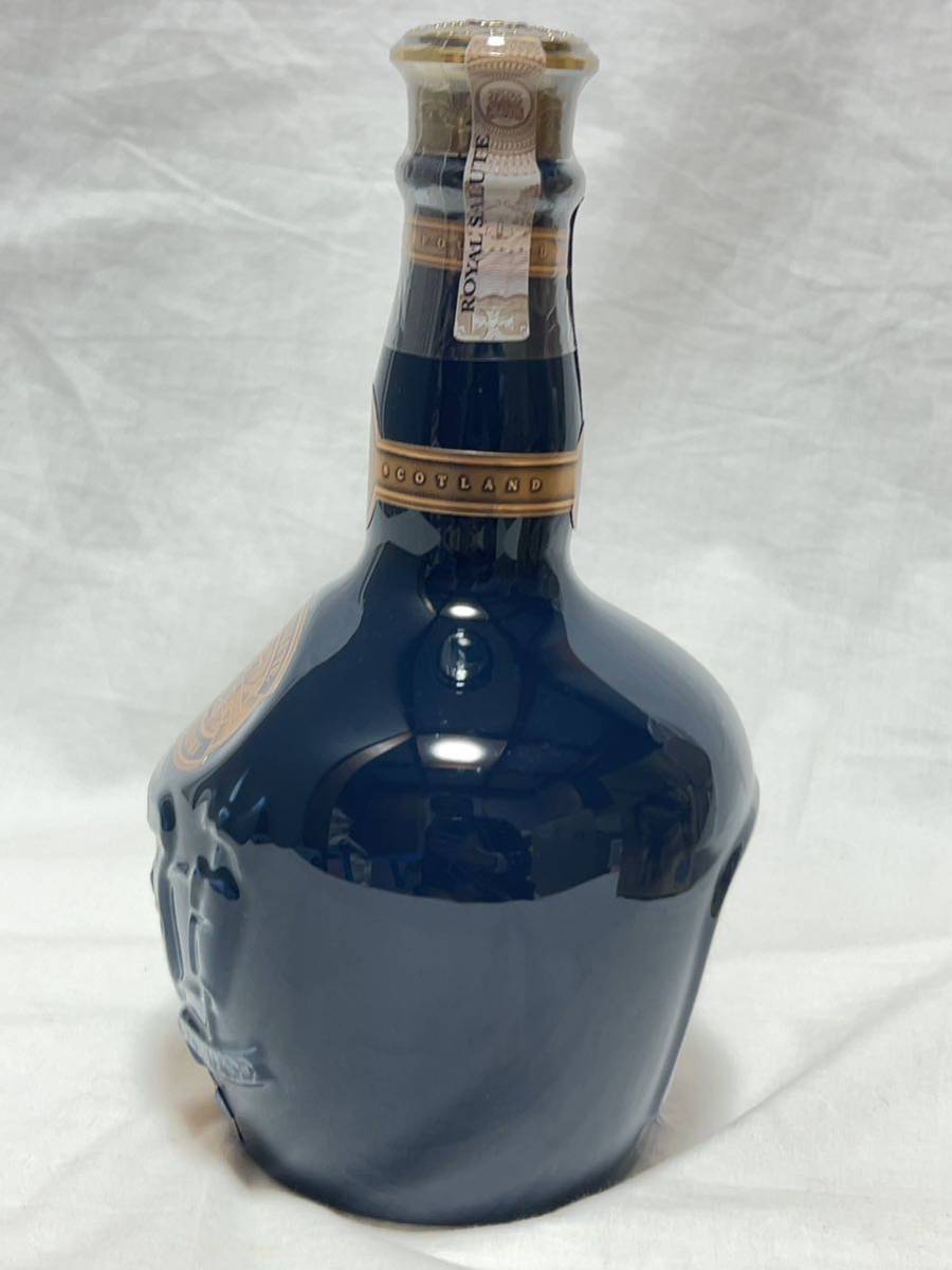 【ND351】ロイヤルサルート 21年 青陶器ボトル スコッチウイスキー 700ml 40%_画像4