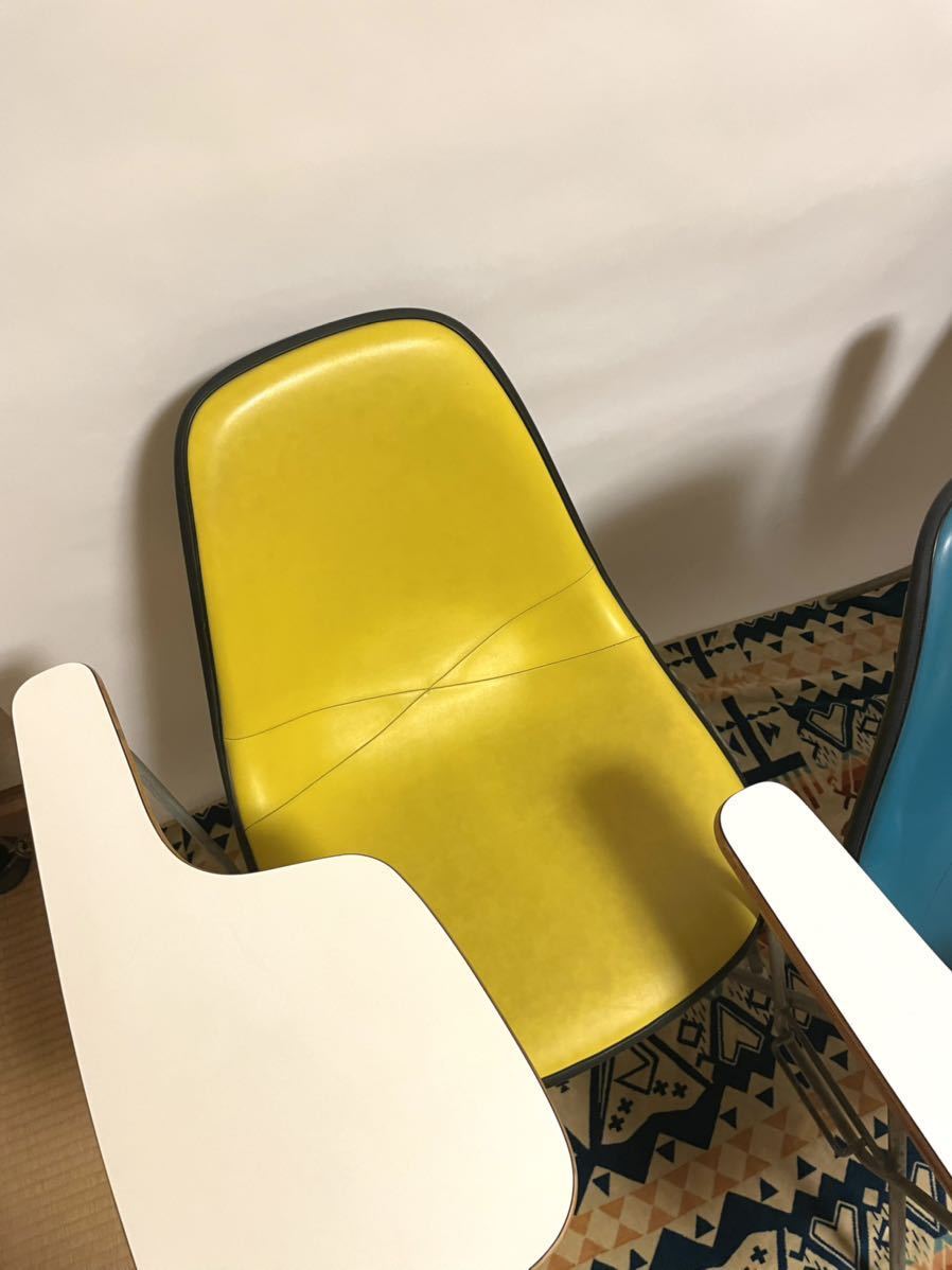 ●2点 Herman Miller Vintage Side shell Chair 青 黄 ハーマンミラー イームズ ヴィンテージ サイドシェルチェア スタッキング テーブル●_画像5