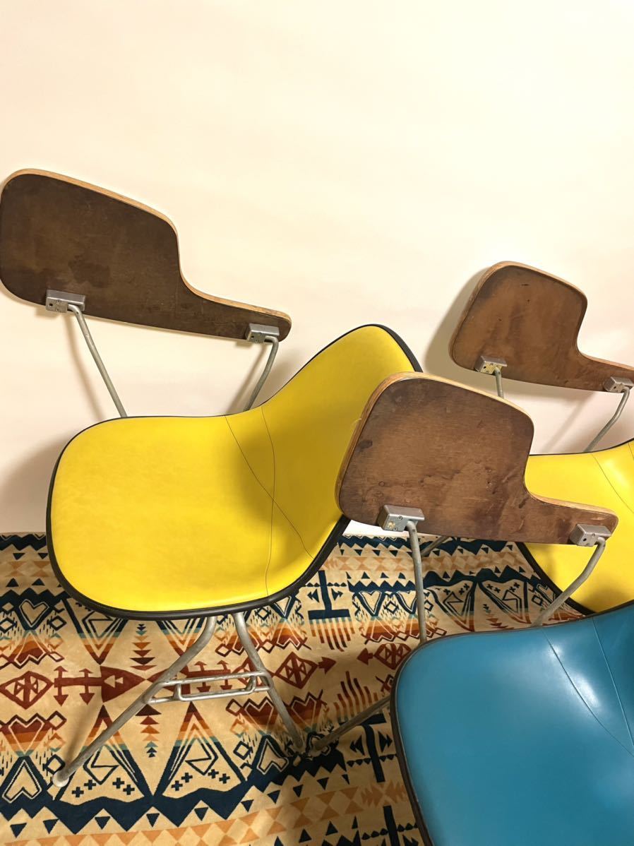 ●2点 Herman Miller Vintage Side shell Chair 青 黄 ハーマンミラー イームズ ヴィンテージ サイドシェルチェア スタッキング テーブル●_画像7