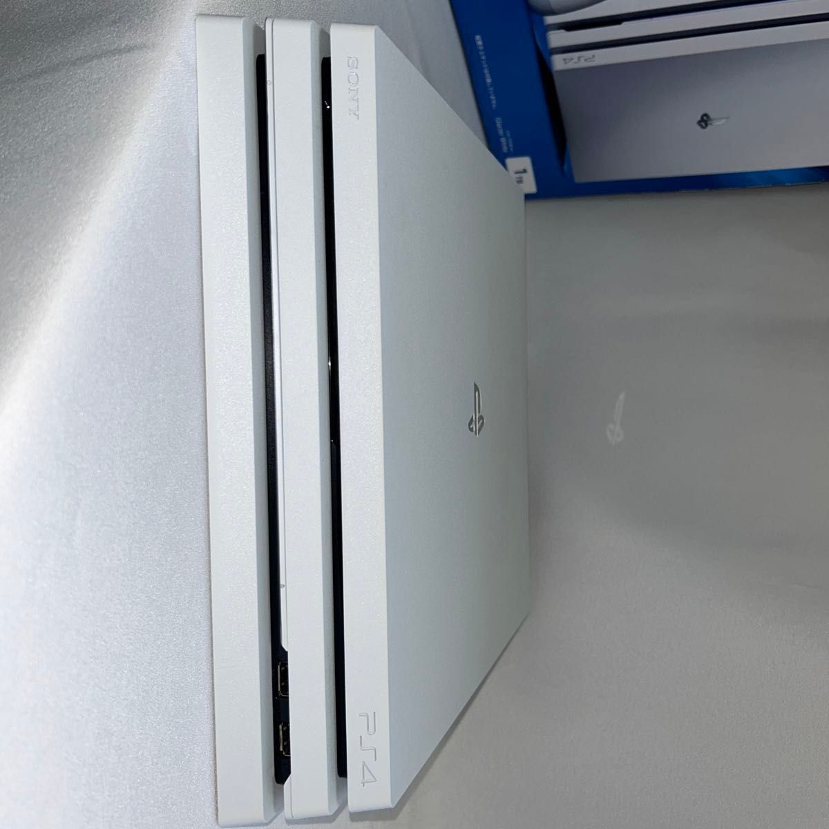 PlayStation 4 Pro グレイシャー・ホワイト 1TB(CUH-7200BB02 PlayStation 4 Pro グレイシャー・ホワイト 1TB(CUH-7200BB02