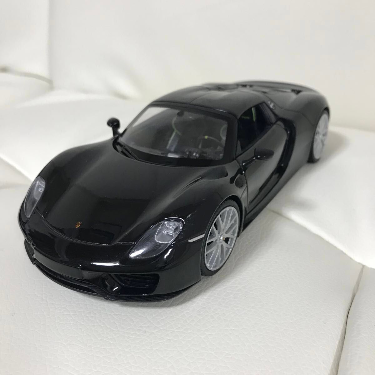 【美品】ポルシェ918スパイダー/ミニカー/ブラック/24/1スケール