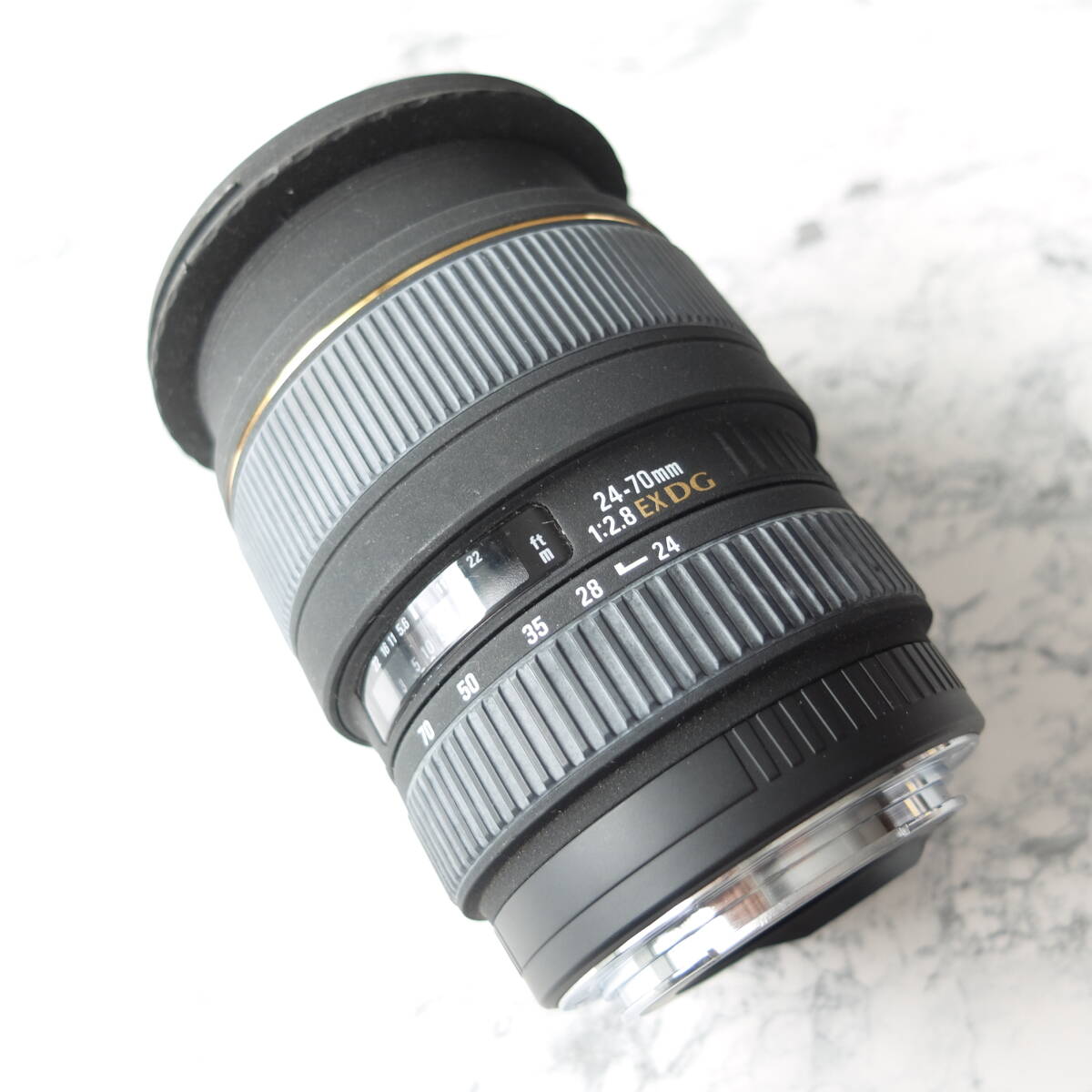 （Pa-115）シグマ 一眼レフレンズ　SIGMA ZOOM LENS 24-70mm 1:2.8 EX DG MACRO(キヤノン AF) 中古 動作未確認 ジャンク品_画像1