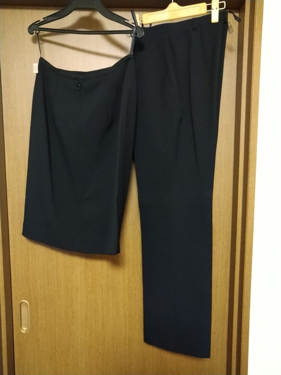 L0212 3点スーツ　セットアップ　黒無地　七分袖　スカート　パンツジャケット