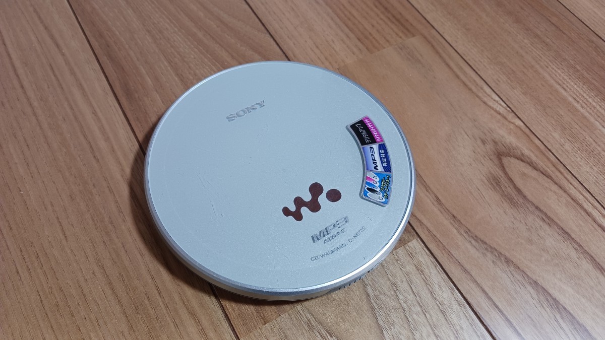 ☆美品☆　SONY　ソニー CDウォークマン D-NE730 本体 付属品 プレーヤー リモコン　ポータブルCDプレーヤー WALKMAN ホワイト _画像1